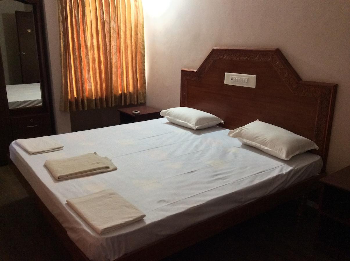 Sakthi Lodge Dharapuram Phòng bức ảnh