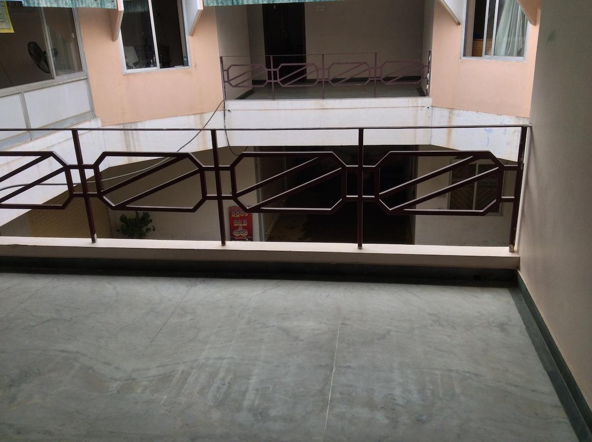 Sakthi Lodge Dharapuram Phòng bức ảnh